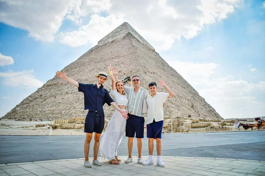 Hurghada: Cairo Pyramids, Sphinx & Egyptian Museum Day Trip - Early pickup and the Cairo drive, comfort matters more than you think
