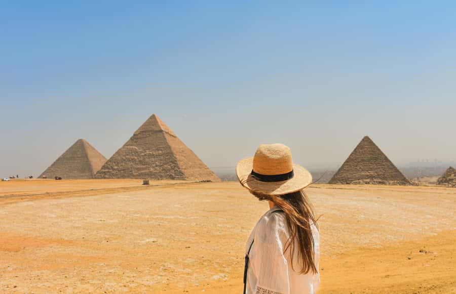 Hurghada: Cairo Pyramids, Sphinx, Museum & Bazaar Day Tour - Khan el Khalili and El Moez Street: shopping with a plan, not a panic