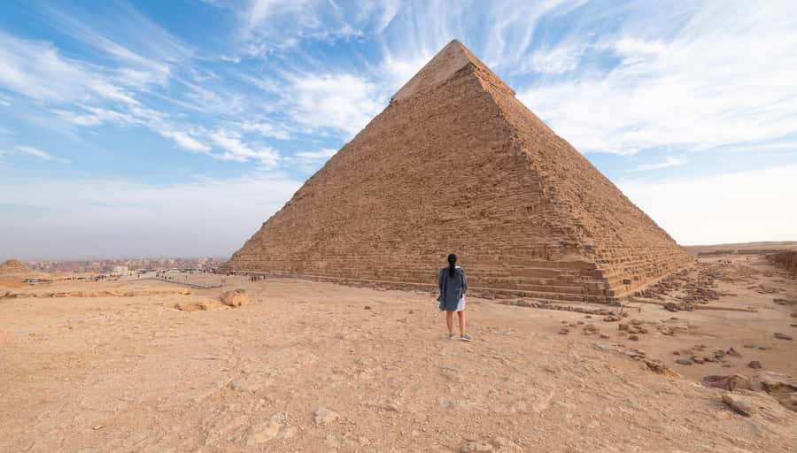Hurghada: Cairo Pyramids, Sphinx, Museum & Bazaar Day Tour - Transport and timing: what a long day feels like in real life