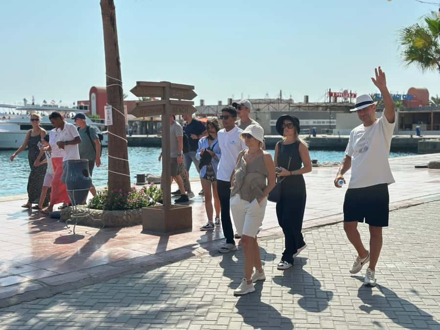 Hurghada: City Guided Tour with Local Market Stop - What you should bring and how to dress for mosque and church stops