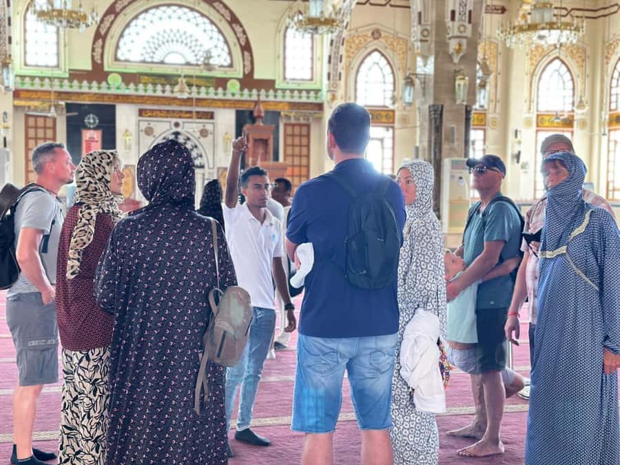 Hurghada: City Guided Tour with Local Market Stop - The local market stop and bazaar stroll: shop smart, not panicked
