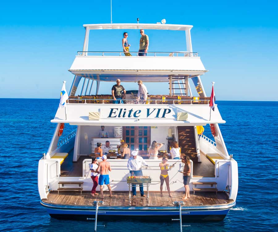 Hurghada: Elite vip snorkeling cruise with BBQ buffet lunch - First reef stop: guided snorkeling that keeps you calm