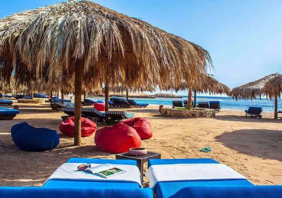 Hurghada: Full-Day Snorkeling Tour in Sharm El Naga w/Lunch - Beach time and lunch with bay views: where the day slows down