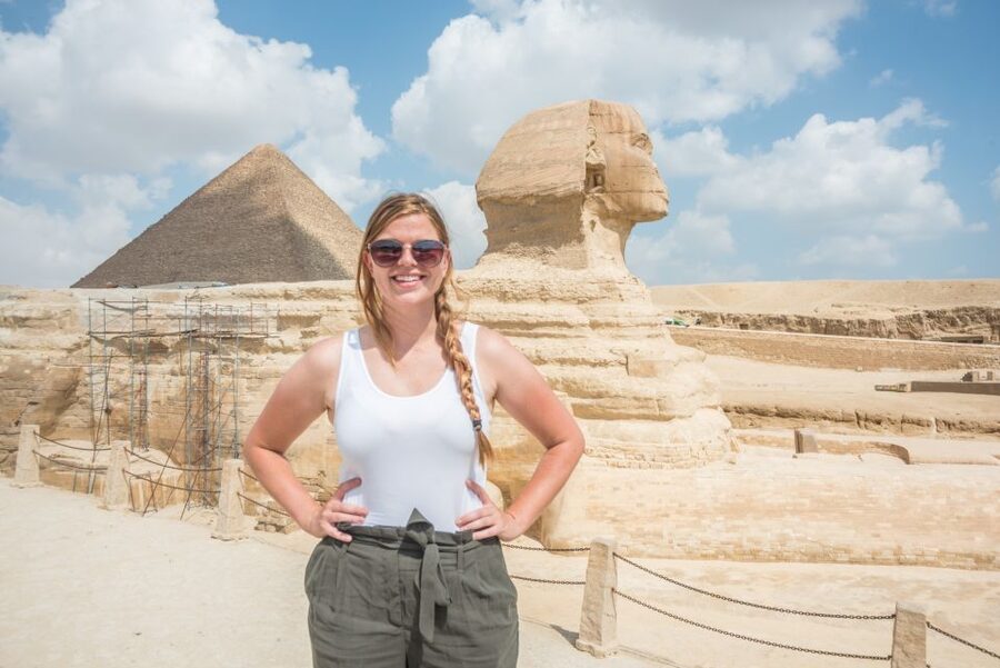 Hurghada: Giza Pyramids, Sphinx, Museum & Old Souq Day Trip - Khan el-Khalili Bazaar plus El Moez Street: souvenirs with context