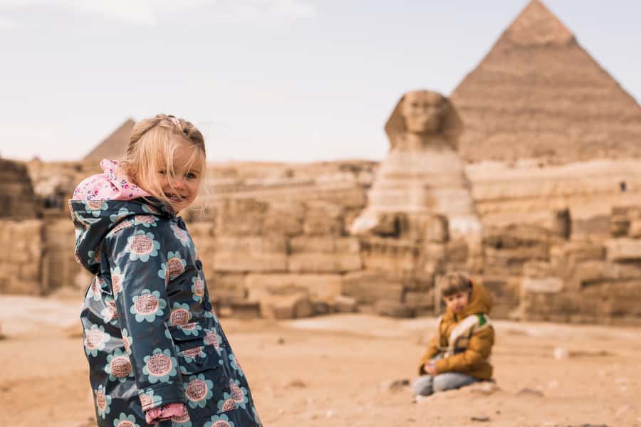 Hurghada: Giza Pyramids, Sphinx, Museum & Old Souq Day Trip - Lunch in Cairo: the included meal you will appreciate more than you think