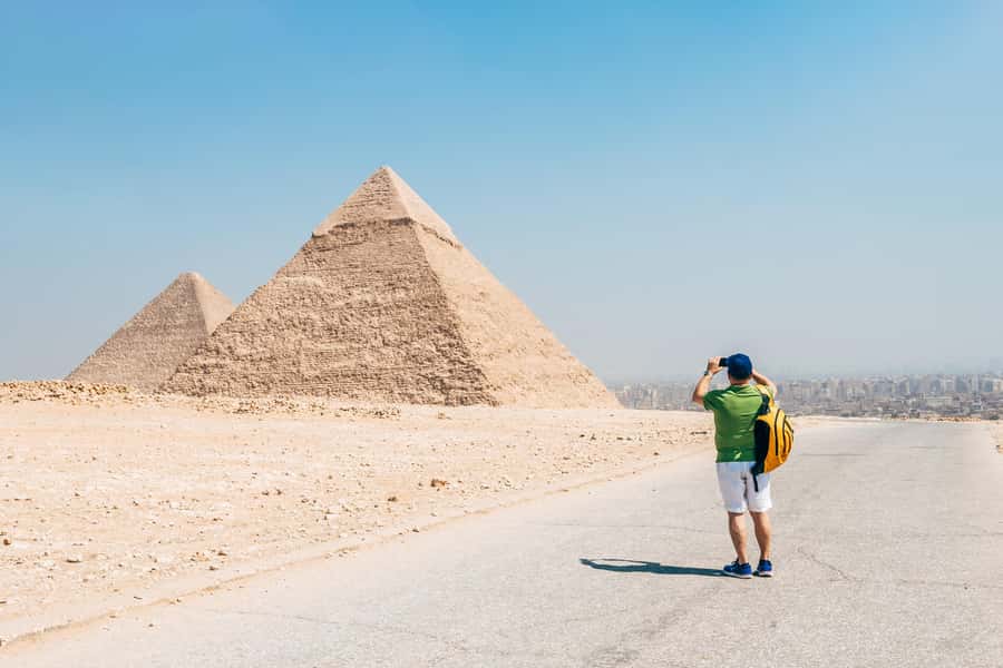 Hurghada: Grand Egyptian Museum, Pyramids & Sphinx Day Tour - Lunch in Giza: included meal, watch for what is not