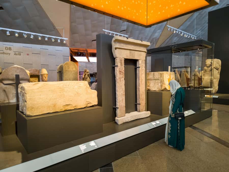 Hurghada: Grand Egyptian Museum, Pyramids & Sphinx Day Tour - Grand Egyptian Museum: modern rooms, 100,000 artifacts, and the real time issue