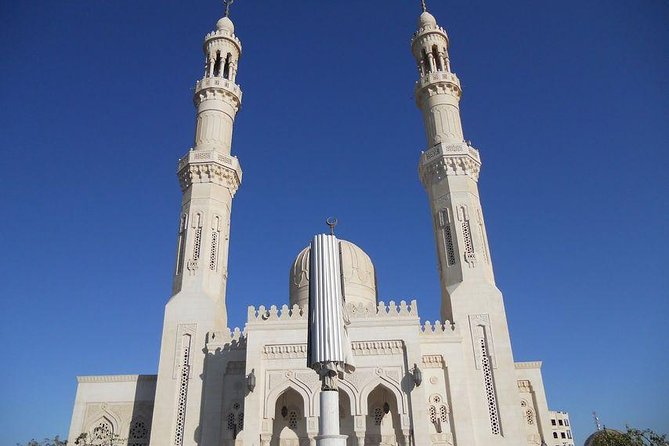 Hurghada: Guided City Highlights Tour with Shopping Stops - The shipyard stop: boat construction and restoration the old way