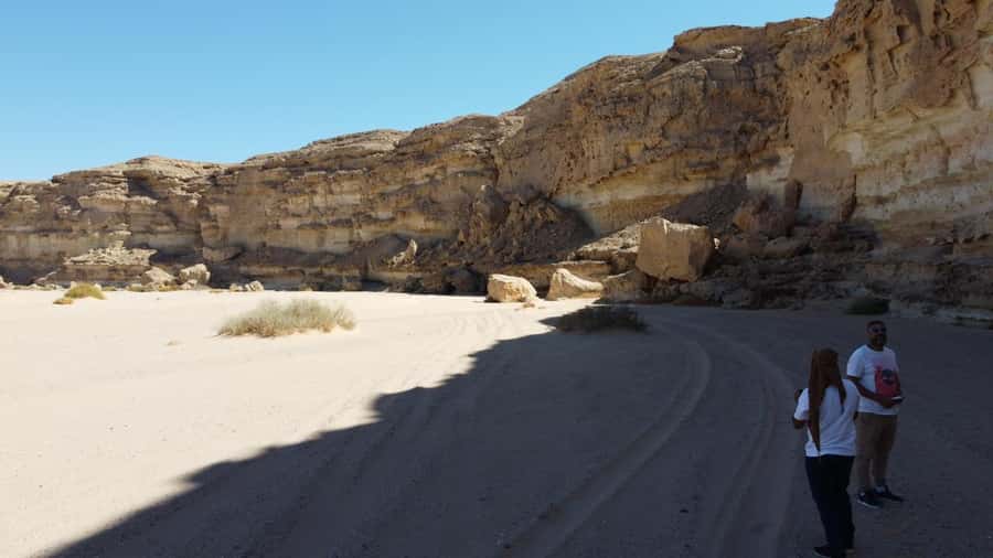 Hurghada: Hiking , dinner & stargazing - 15 km off-roading in the Red Sea desert, and why it matters
