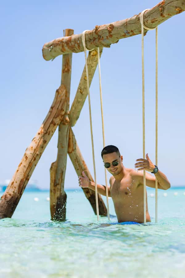 Hurghada: Hula Hula Speedboat w/ Optional Snorkeling & Lunch - Giftun Island stop: snorkeling plus banana boat fun
