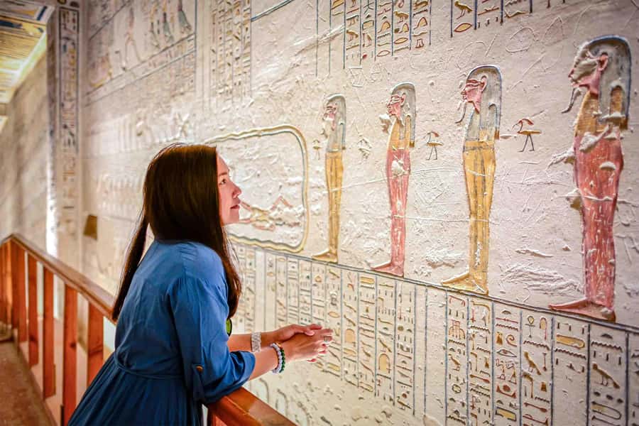Hurghada: Luxor Tour with Valley of Kings, Karnak & Tut Tomb - Lunch in Luxor and a Nile break that makes the day feel less brutal