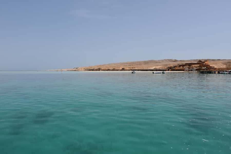Hurghada: Luxury Giftun island w/snorkeling/lunch & Massage - Lunch on board: buffet-style, filling, and actually worth the seat