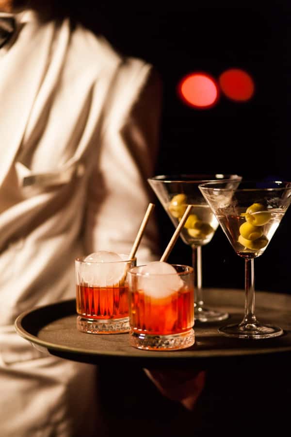 Hurghada: Naz Cabaret ticket with beverages - Pickup from El Gouna, Soma Bay, Sahl Hasheesh, and Makadi
