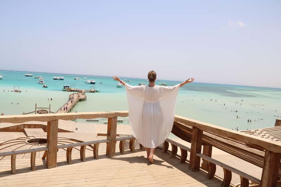Hurghada: Orange Bay Island with breakfast, lunch & watersports - Onboard breakfast and lunch: why the food matters here