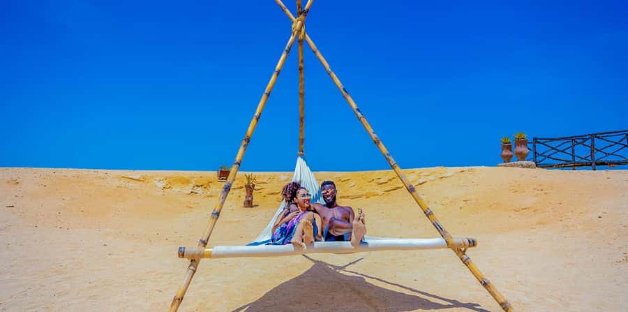 Hurghada: Paradise Speedboat w/ Optional Snorkeling & Lunch - Guides and Crew: Who You Might Meet and What They’re Known For