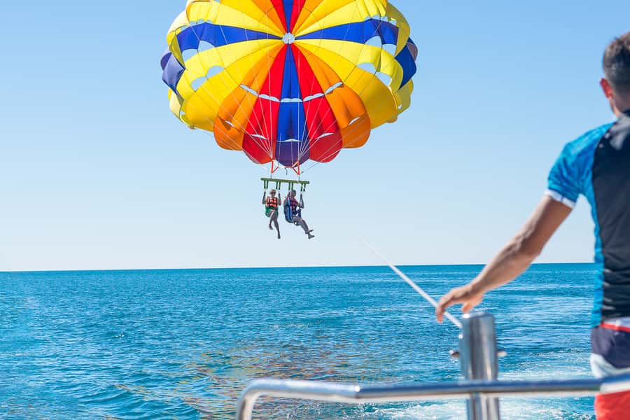 Hurghada: Parasailing Adventure on the Red Sea - Strapped In at 200 Feet: What Five Minutes Feels Like