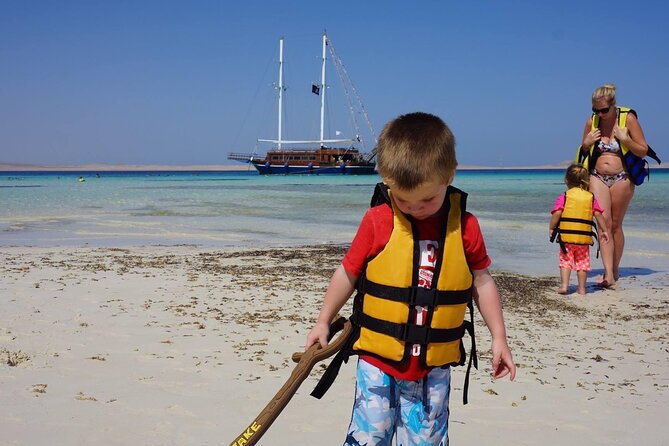Hurghada Pirates sailing boat to Orange bay & Buffet Lunch - The Buffet Lunch That Actually Holds Up