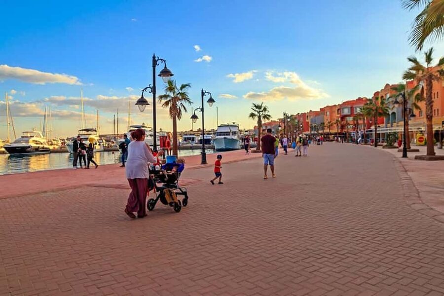 Hurghada: Private or Shared City Tour with Guide & Shopping - Fishing Village Energy and the Marina Promenade Views