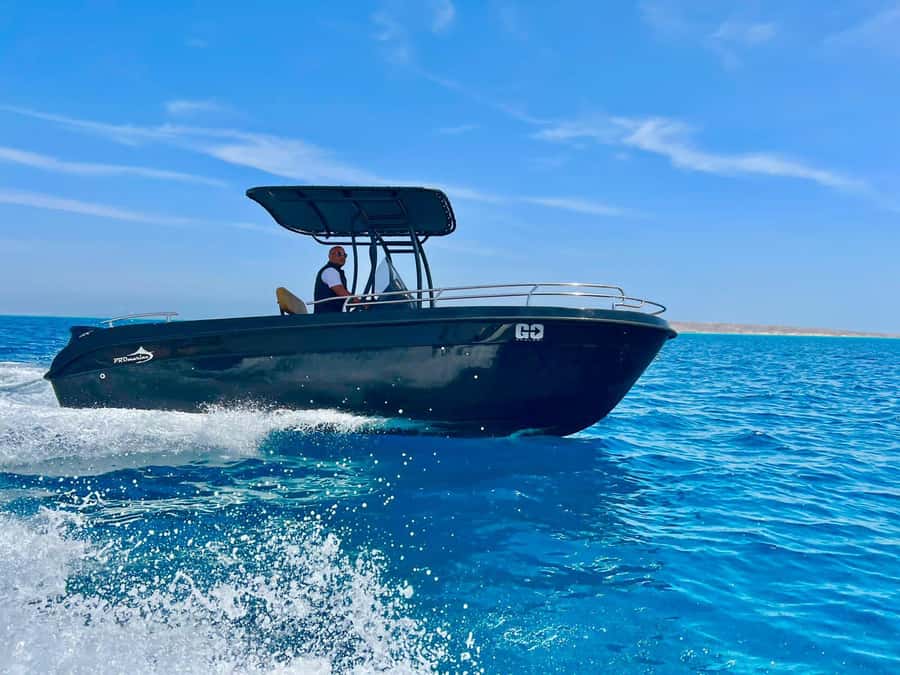 Hurghada: Private Speedboat Adventure with Snacks & Pick-up - Food, shade, and the practical comforts most tours skip