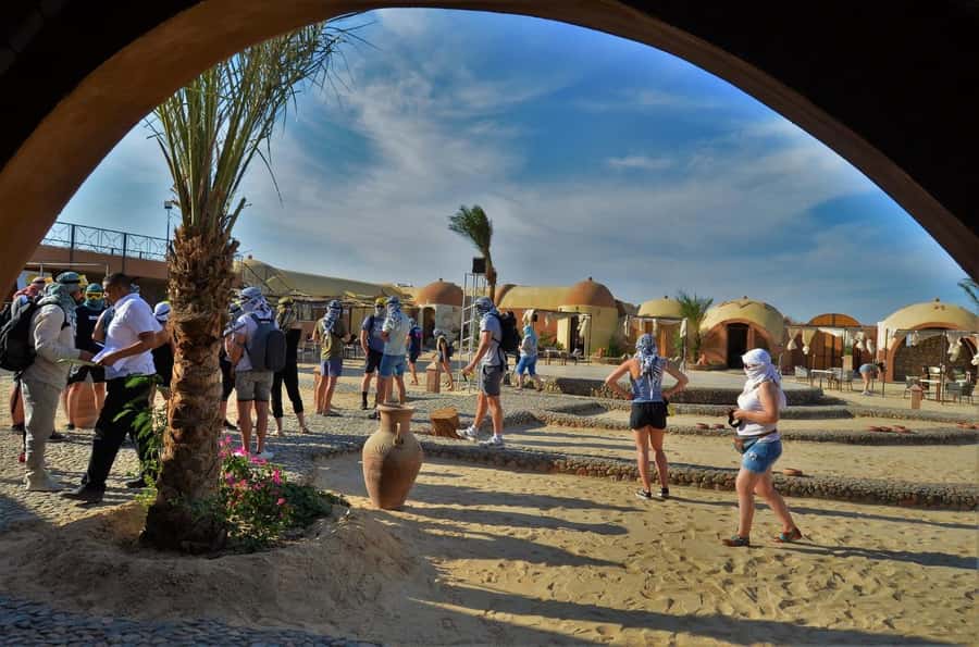 Hurghada: Red Sea Desert Quad Biking Tour & Sand Mountain - The safety flow: line riding, spacing, and spotters