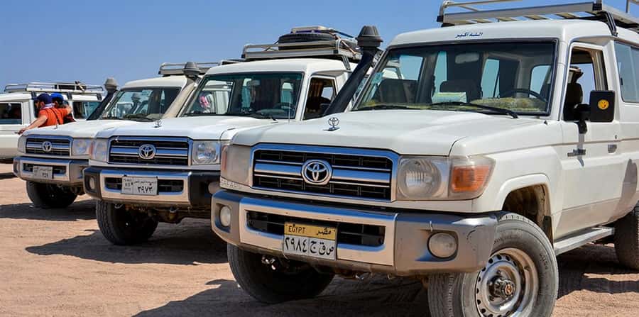 Hurghada: Safari Jeep, Buggy, Camel, Quad, Bedouin Dinner - Land Cruiser jeep safari, the warm-up ride with helmet and wide views
