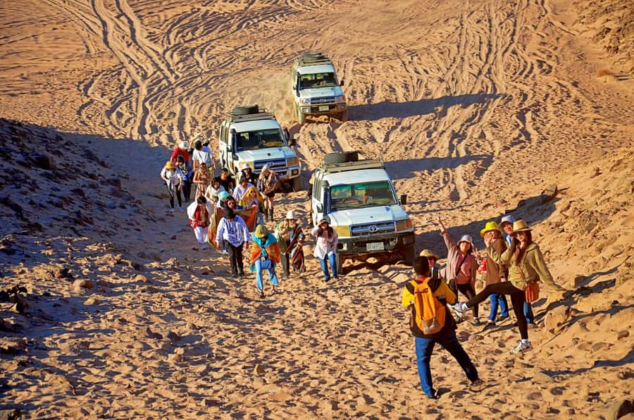 Hurghada: Safari Jeep & Camel Ride with BBQ Dinner & Show - Quick hits
