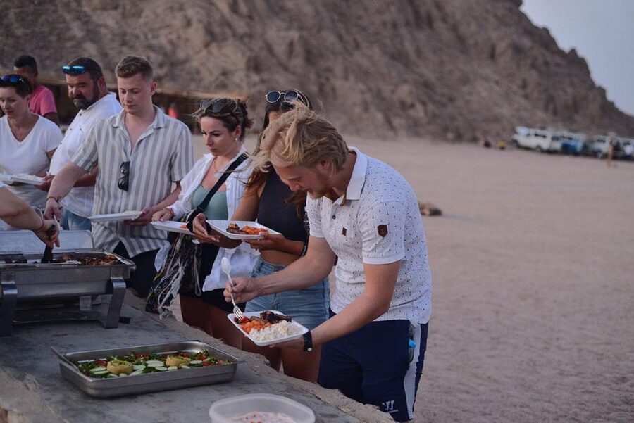 Hurghada: Star Watching Desert Adventure by Jeep with Dinner - Who Should Book This Stargazing Jeep Adventure