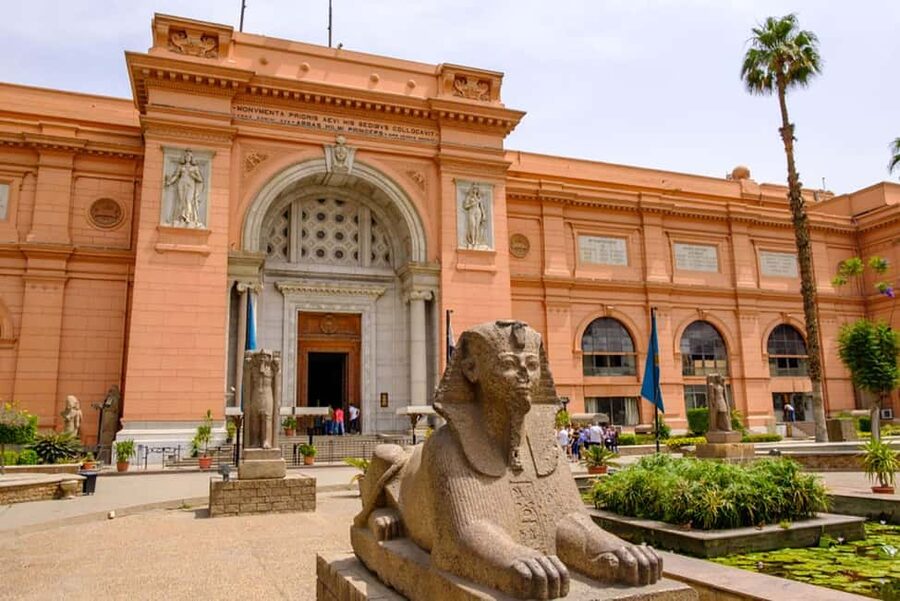 Hurghada to Cairo: Full-Day Tour one way Bus & Flight Return - Egyptian Museum in Tahrir Square: Tutankhamun’s artifacts, up close