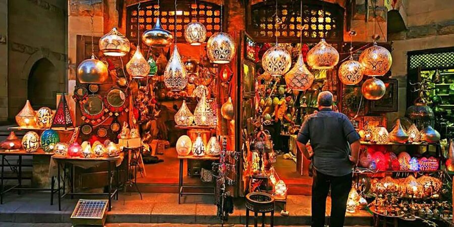 Hurghada to Cairo: Full-Day Tour one way Bus & Flight Return - Giza Plateau tour with guide stories: Cheops, Chephren, Mykerinos, Sphinx