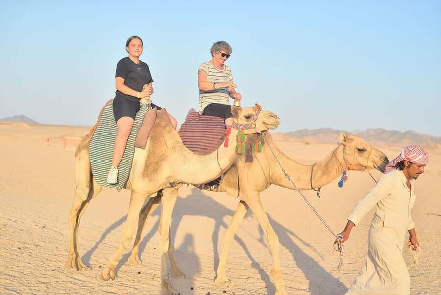 Hurghada: Unique Bedouin Craft, Handmade and Star Watching - Carpets and crafts: what you create, and how to approach it