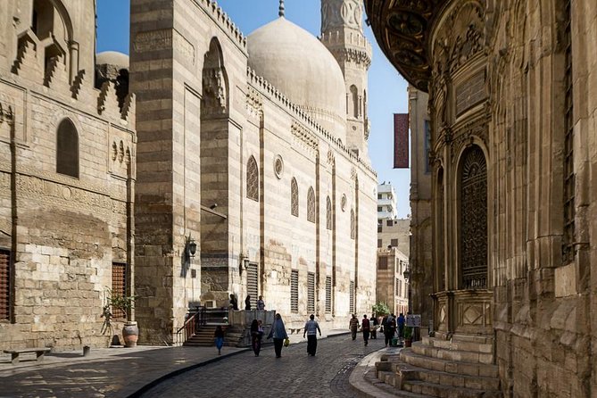 Islamic Cairo Walking Tour: Khan el Khalili, Al-Azhar Mosque - Khan el Khalili and the lanes around Al Muizz Street: shopping with context