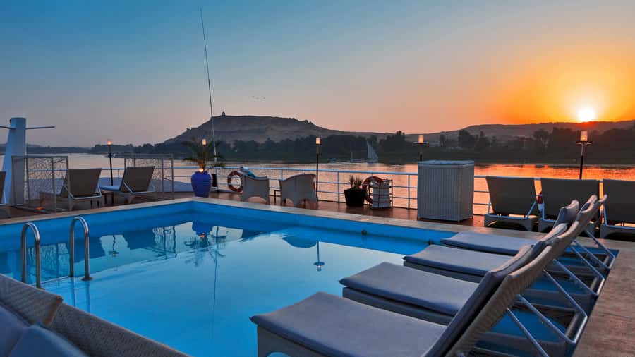 Luxor: 5 Days Nile Cruise with Guided Tours & Abu Simbel - Day 1 in Luxor: Karnak First, Luxor Temple Next, Then You Settle In