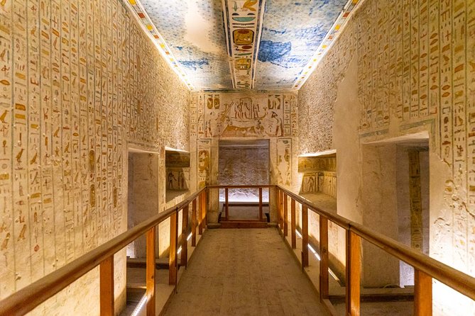 Luxor Day Tour from Hurghada - Colossi of Memnon: a short stop with a big mood