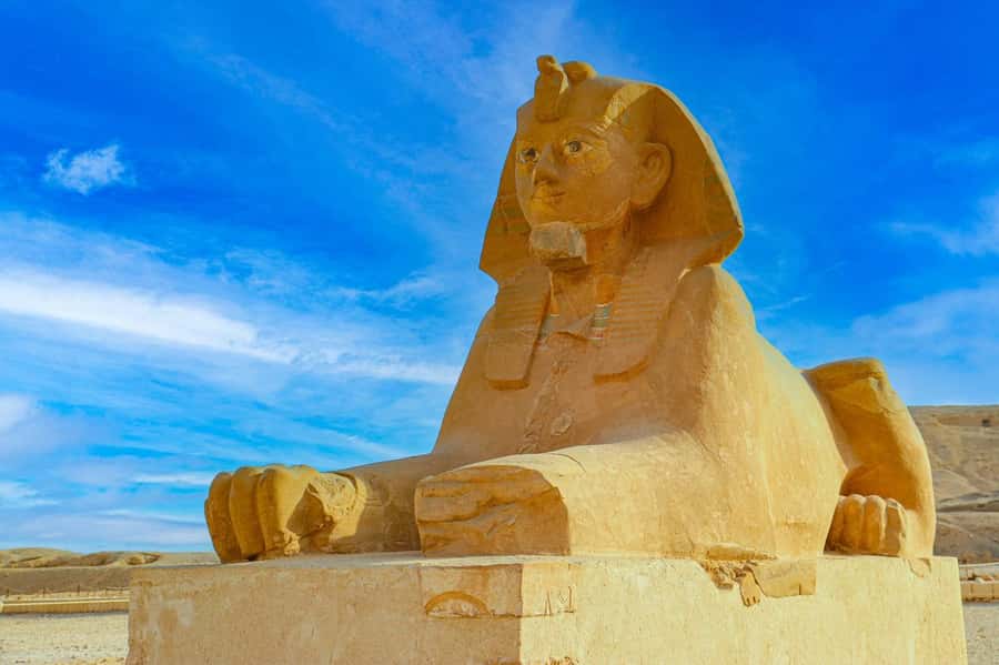 Luxor Day Trip from Hurghada Small Group & Tutankhamun Tomb - Karnak Temple: The Avenue of Sphinxes and the Scale Trick