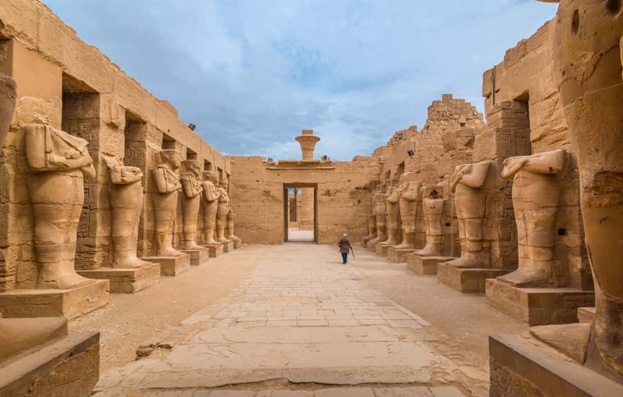 Luxor: East and/or West Banks Guided Tour with Lunch - Colossi of Memnon and Amenhotep III: the quick hit that lands hard