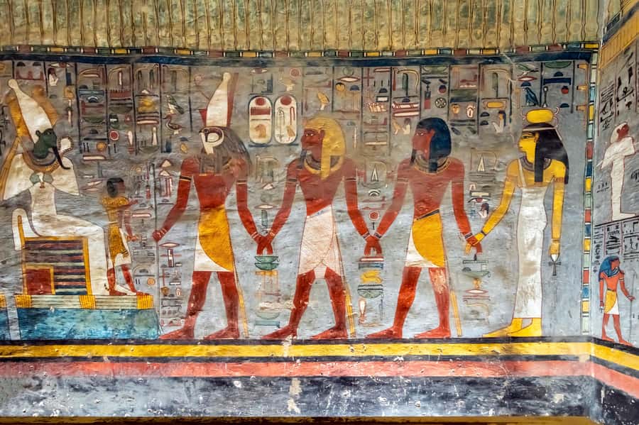 Luxor: East and/or West Banks Guided Tour with Lunch - Luxor Temple: the walk that brings the Nile into the story