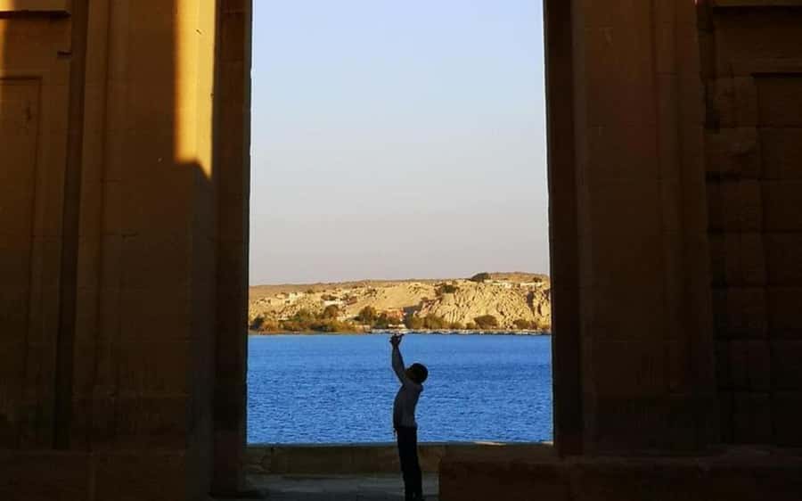 Luxor: East & West Bank Temples Private Tour with Tickets - The East Bank shift, Karnak and Luxor Temple in sequence
