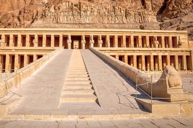 Luxor : Full Day Tour to Luxor West and East Banks & Lunch - Lunch is included, and that matters more than you think