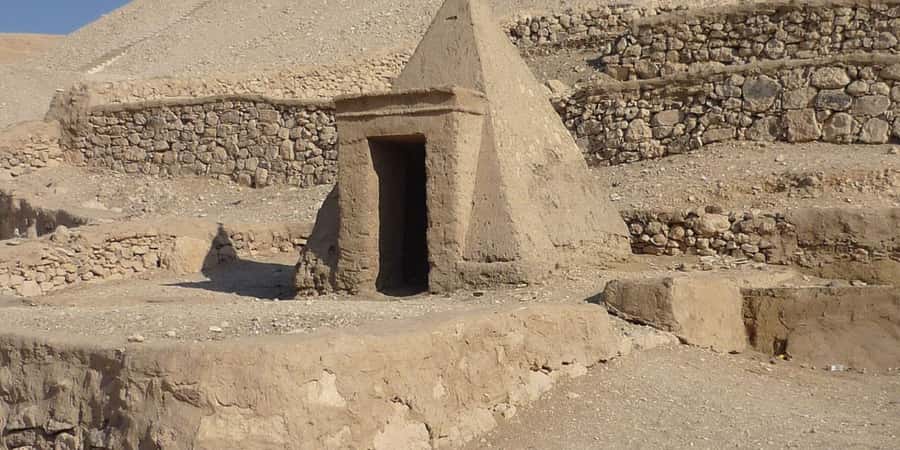 Luxor: Habu, Deir El Medina, Shared tour, Guide, and Lunch - Quick FAQ