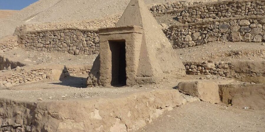 Luxor: Habu, Deir El Medina, Shared tour, Guide, and Lunch - Who should book this tour (and who might skip it)