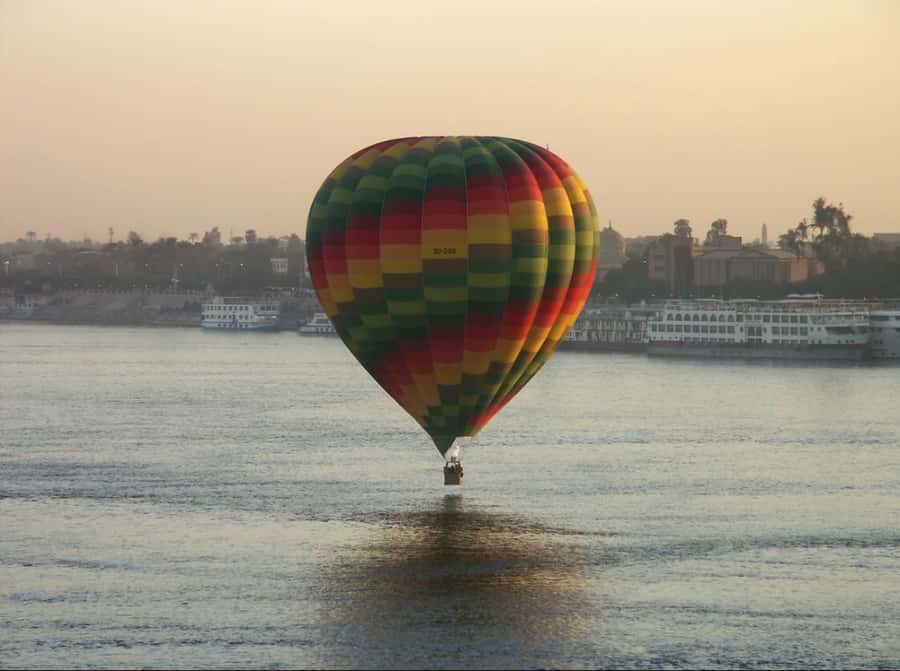Luxor: Hot Air Balloon Ride over the Valley of the Kings - The 50-minute balloon ride: Luxor temples, tombs, and that floaty calm