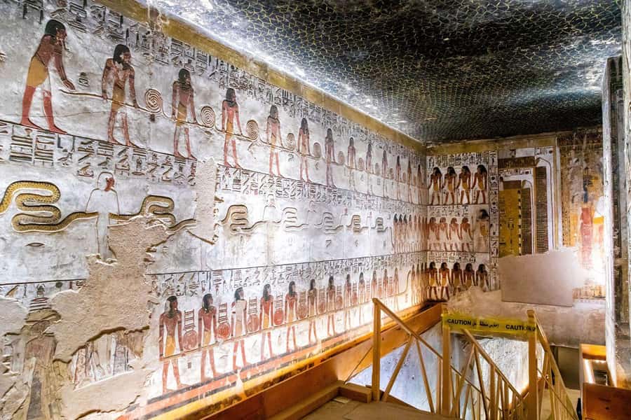 Luxor: Private West Bank Tour with Karnak Sound & Light Show - Karnak Temple Sound and Light Show, what to watch for