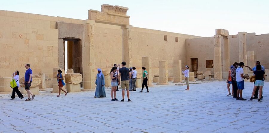 Luxor Tour from Hurghada by bus - The Colossi of Memnon: Two Statues With Big Presence