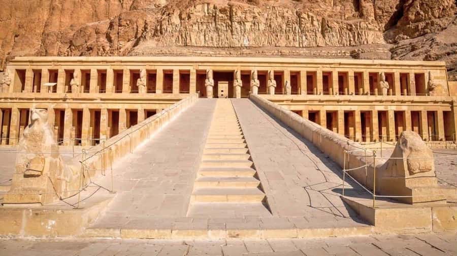 Luxor: Valley of the Kings and Hatshepsut Temple Day Tour - Inside the Valley of the Kings: tomb selection, crowd pressure, and smart pacing