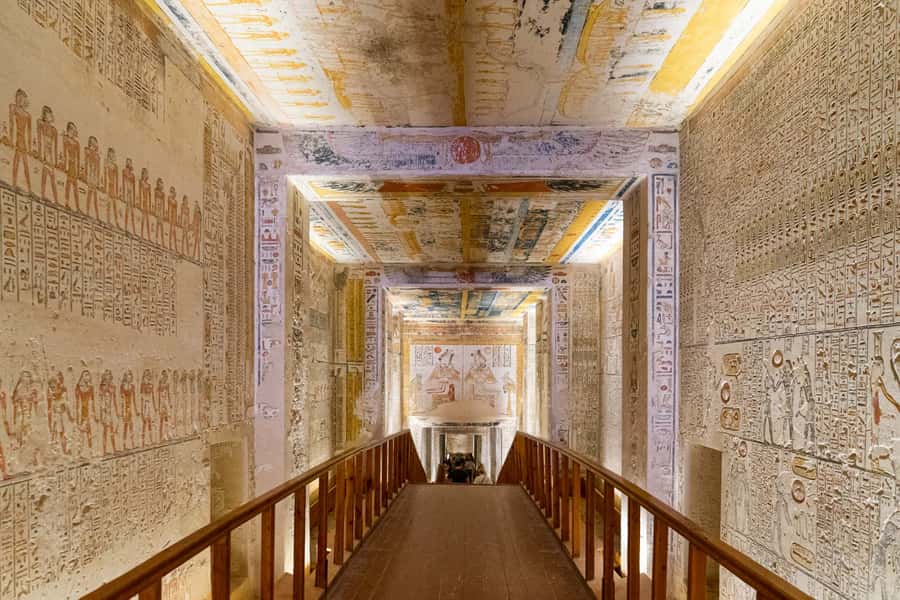 Luxor: West and East Banks All-Inclusive Tour & Balloon Ride - Valley of the Kings: the Valley of the Gates feel closer than you expect