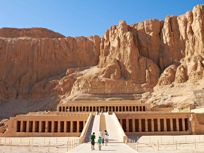 Luxor: West and East Banks All-Inclusive Tour & Balloon Ride - Colossi of Memnon: giant statues, a big story, and open-air breathing room