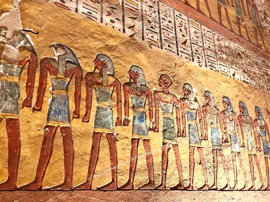 Luxor: West & East Banks & Tut's Tomb Private Full-Day Tour - Colossi of Memnon: a quick stop with a real backstory