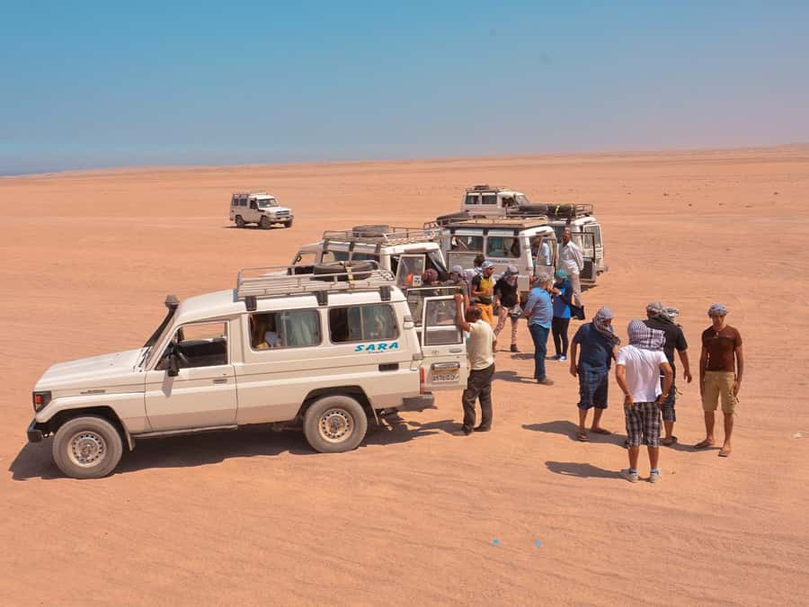 Makadi Bay: Jeep Safari Adventure with Bedouin guide - Hurghada Desert Dunes and the Fata Morgana Mirage