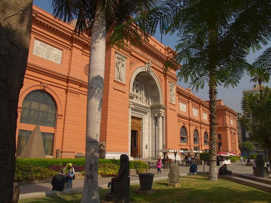 Marsa Alam: Ancient Cairo & Giza Pyramids Day Trip by Plane - Khan el-Khalili Bazaar: Shopping Time With a Plan
