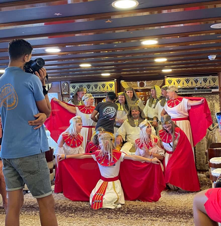Marsa Alam: Nefertari Sunset Turtle Bay Cruise with Dinner - Who this cruise suits best